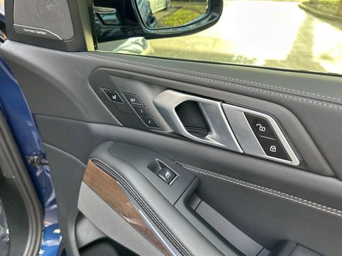 Used 2020 BMW X5 M50i image 27