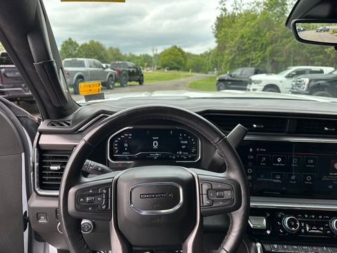 Used 2025 GMC Sierra 2500 Denali Ultimate AWD/4WD image 17
