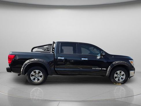 Used 2018 Nissan Titan SV w/ SV Convenience Package AWD/4WD image 5
