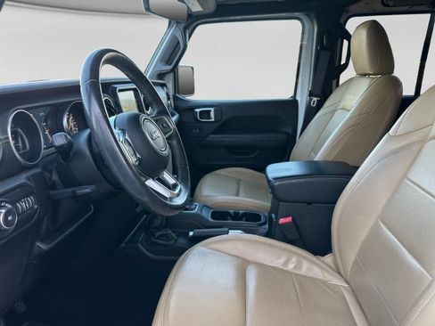 Used 2018 Jeep Wrangler Unlimited Sahara AWD/4WD image 10