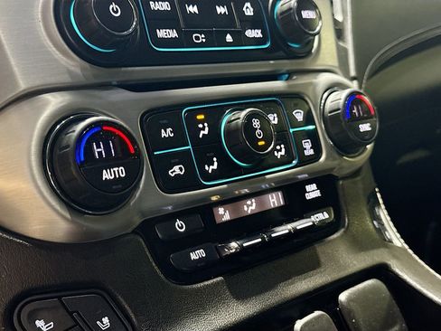 Used 2020 GMC Yukon XL SLT image 15