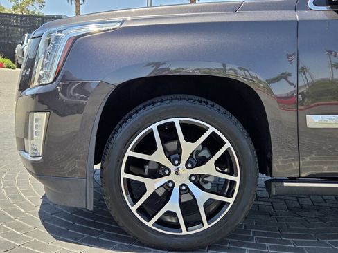 Used 2016 Cadillac Escalade Platinum AWD/4WD image 12