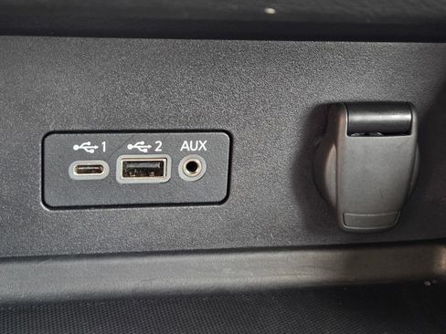 Used 2023 Nissan Sentra SV FWD image 17