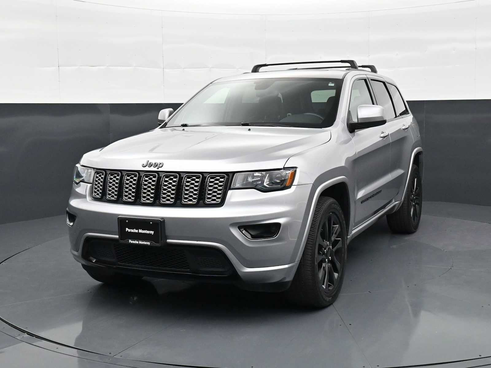 Used 2019 Jeep Grand Cherokee Altitude AWD/4WD image 28