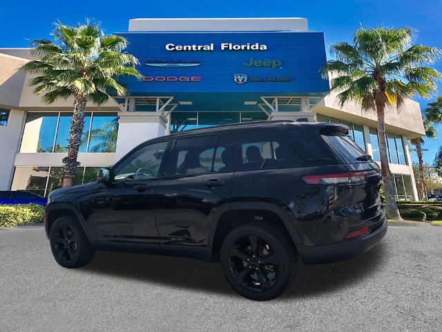 Certified 2025 Jeep Grand Cherokee Altitude AWD/4WD image 7