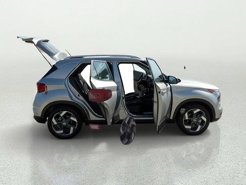 Used 2023 Hyundai Venue SEL w/ Cargo Package FWD image 15