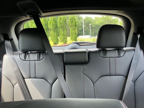 Certified 2025 Honda Pilot Black Edition image 33