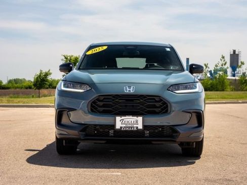 Used 2025 Honda HR-V Sport image 2