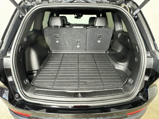 Used 2024 Jeep Grand Cherokee Altitude AWD/4WD image 29