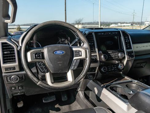Used 2021 Ford F350 Lariat image 8