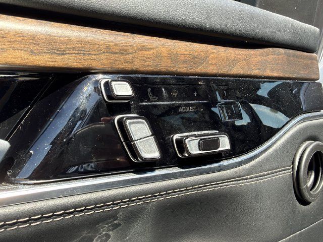 Used 2023 Jeep Grand Wagoneer L Series II AWD/4WD image 28