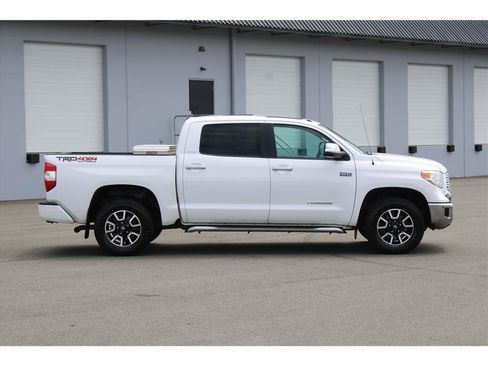 Used 2016 Toyota Tundra Limited w/ Limited Premium Package AWD/4WD image 4