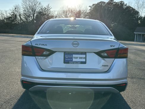 Used 2024 Nissan Altima 2.5 SV image 7