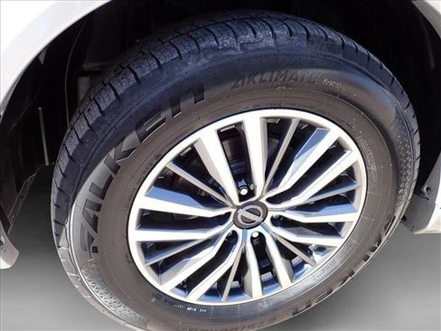 Used 2021 Nissan Armada SL w/ Captain's Chairs Package image 7