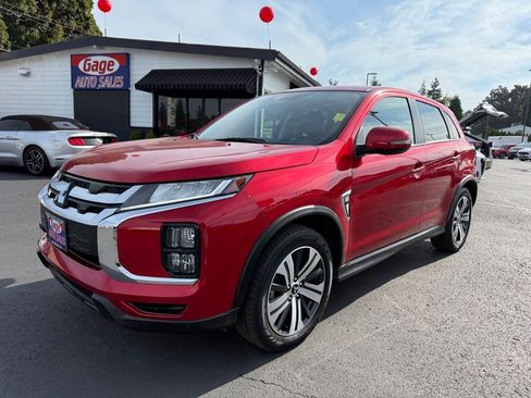 Used 2024 Mitsubishi Outlander Sport SE image 2