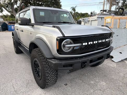 Used 2022 Ford Bronco 4-Door AWD/4WD image 3