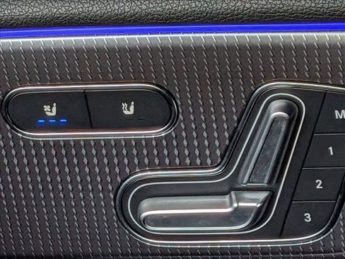 Used 2023 Mercedes-Benz EQB 300 4MATIC image 15