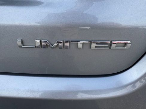 Used 2019 Jeep Compass Limited image 32