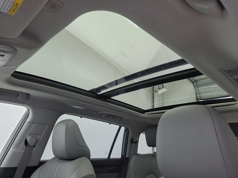 Used 2023 Toyota Highlander Platinum FWD image 20