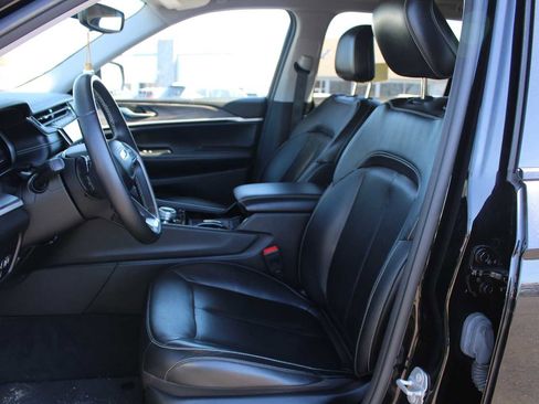 Used 2022 Jeep Grand Cherokee L Limited image 5