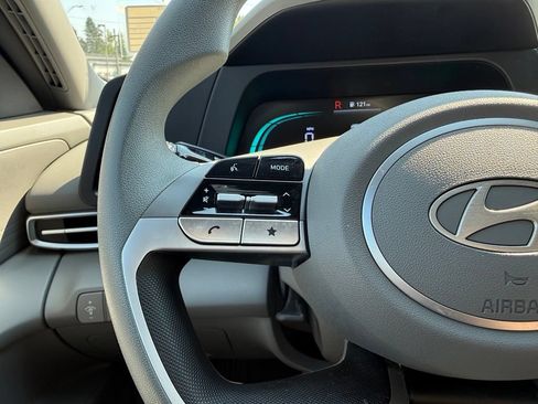 Certified 2025 Hyundai Elantra Hybrid FWD image 25