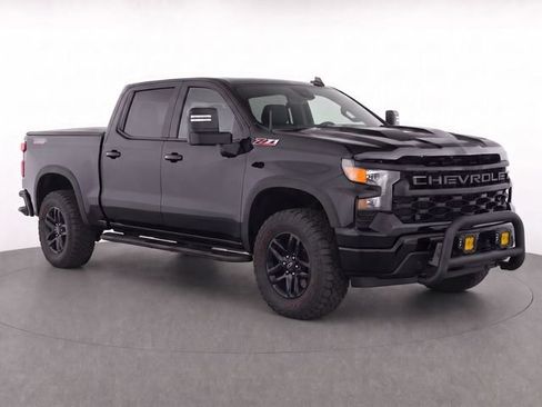 Used 2022 Chevrolet Silverado 1500 Custom Trail Boss w/ LPO, Dark Essentials Package AWD/4WD image 2