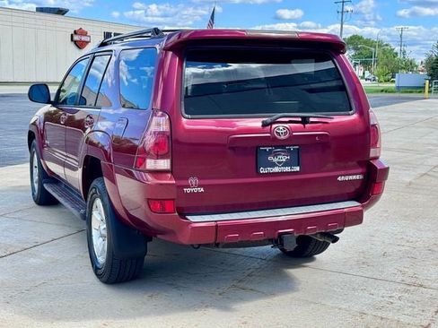 Used 2005 Toyota 4Runner SR5 AWD/4WD image 4