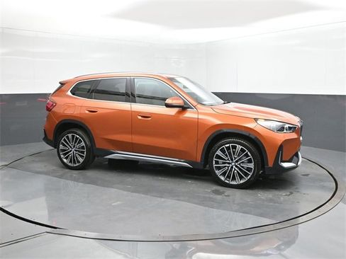 New 2025 BMW X1 xDrive28i w/ Technology Package image 17
