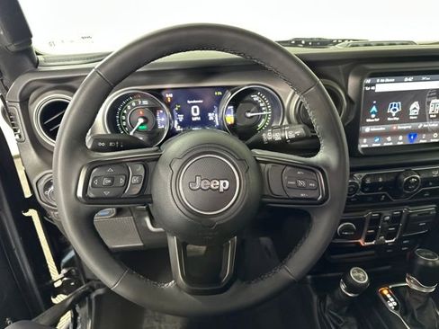 Used 2023 Jeep Wrangler Unlimited w/ Sun & Screen Package image 14