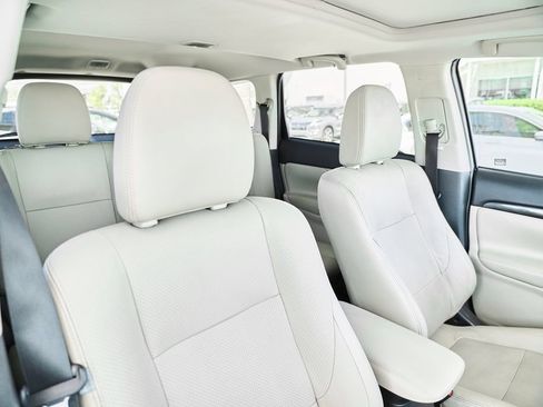Used 2016 Mitsubishi Outlander SEL FWD image 35