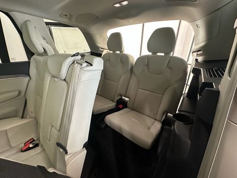 Used 2024 Volvo XC90 B6 Plus w/ Protection Package Premier image 24