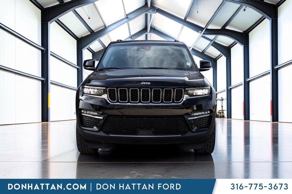 Used 2023 Jeep Grand Cherokee Limited w/ Trailer Tow Prep Group (B) AWD/4WD image 24
