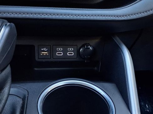 Certified 2023 Toyota Highlander LE image 11