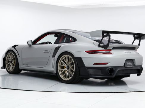 Used 2018 Porsche 911 GT2 RS RWD image 3