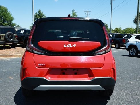 Used 2023 Kia Soul LX w/ LX Technology Package FWD image 7