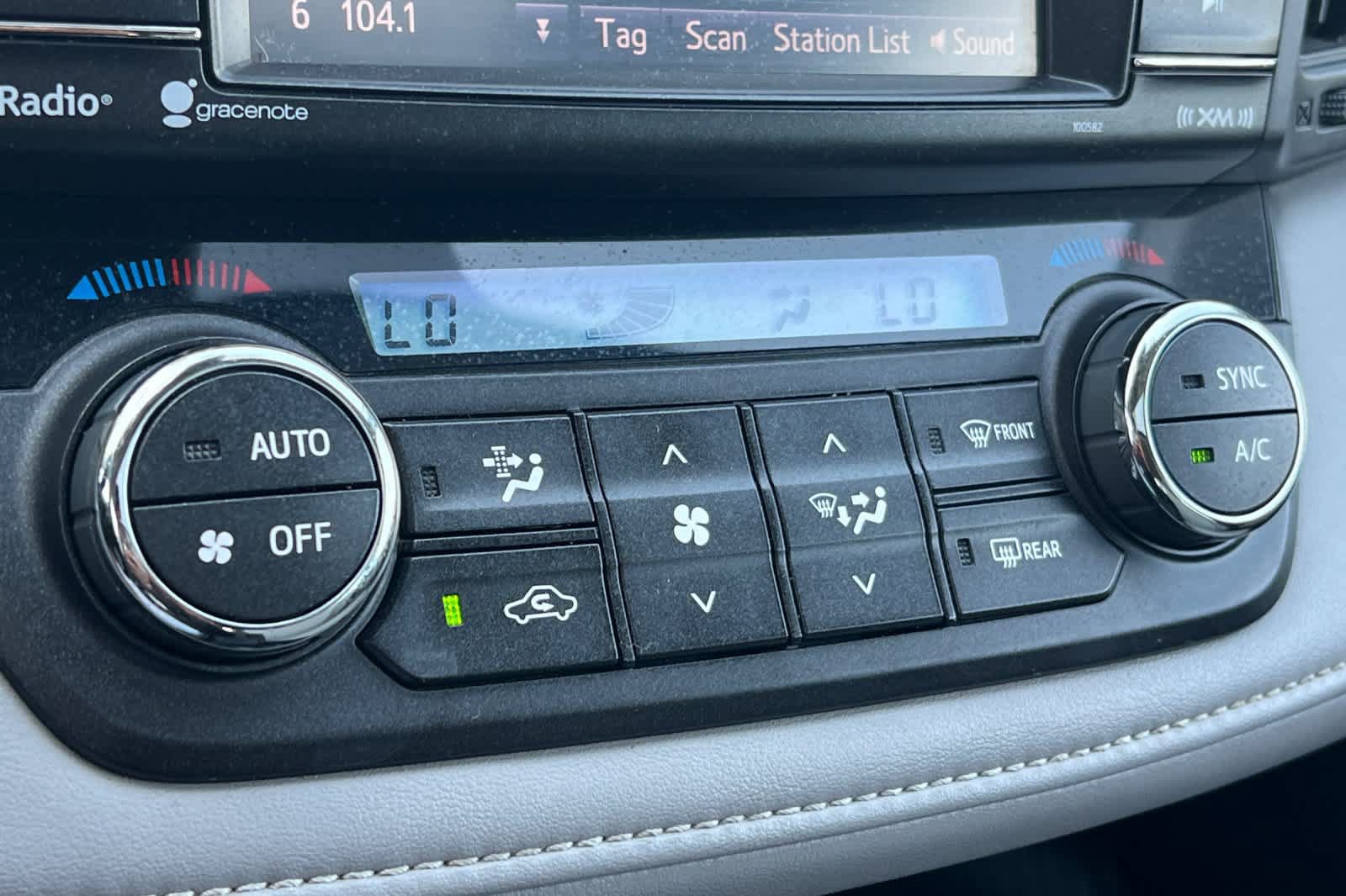Used 2018 Toyota RAV4 XLE FWD image 22