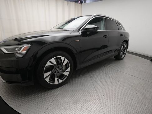 Used 2022 Audi e-tron Premium Plus w/ Premium Plus Package AWD/4WD image 1