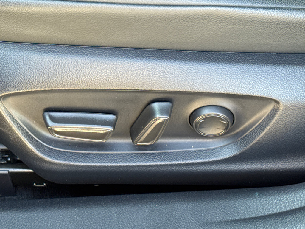 Used 2024 Toyota Camry SE FWD image 19