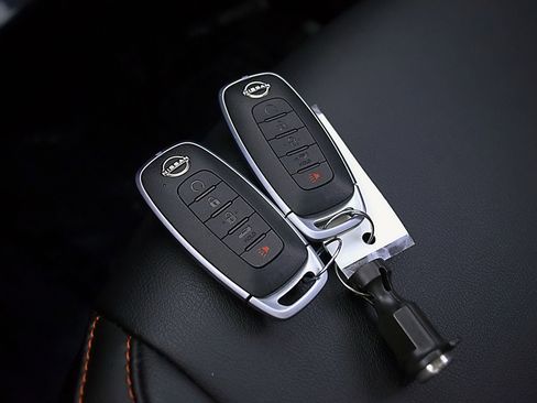 Used 2024 Nissan Sentra SR w/ SR Premium Package image 28