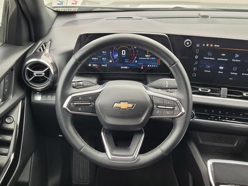 Used 2025 Chevrolet Equinox LT AWD/4WD image 12
