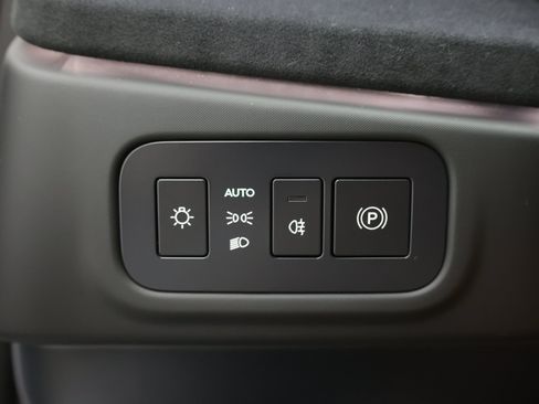 Used 2023 Fisker Ocean Sport FWD image 18