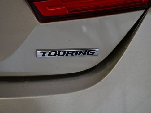 Used 2018 Honda Accord Touring image 12