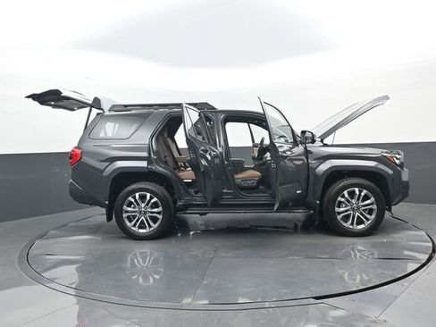 New 2025 Toyota 4Runner Limited image 32