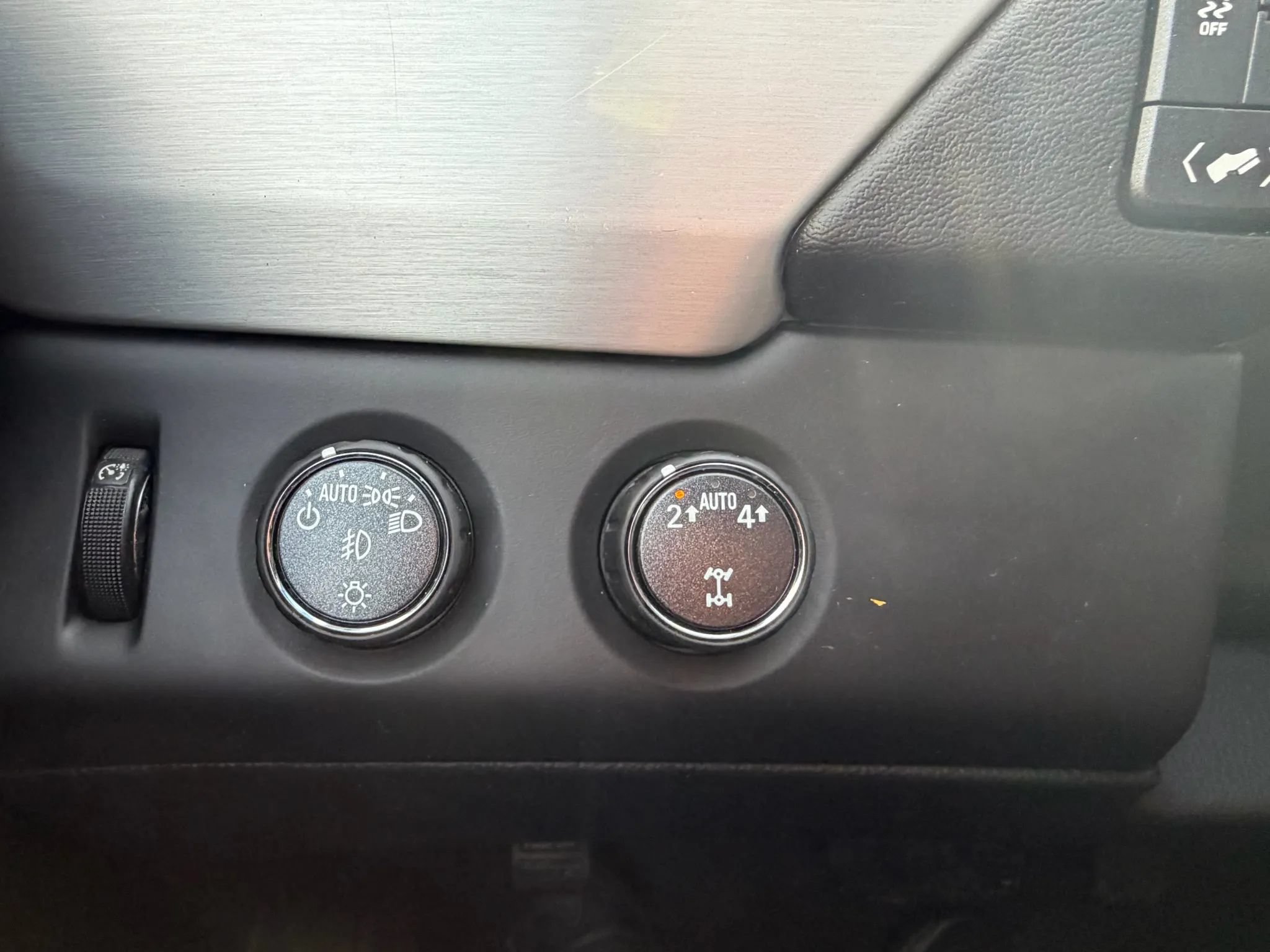 Used 2020 GMC Yukon SLT AWD/4WD image 16
