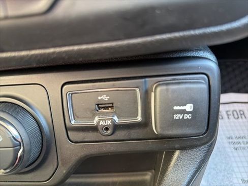 Used 2018 Jeep Renegade Trailhawk w/ Cold Weather Group II image 22