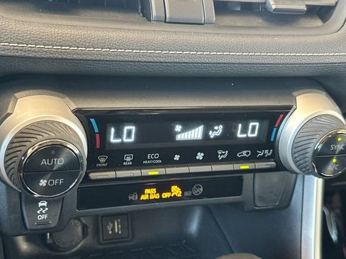 Used 2025 Toyota RAV4 XLE AWD/4WD image 23