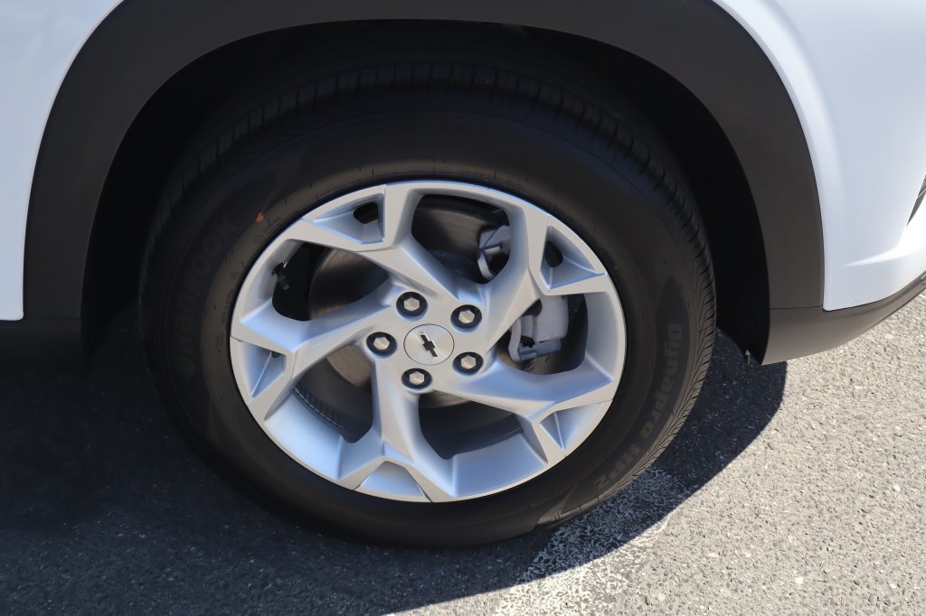 New 2026 Chevrolet Trax LS w/ LS Convenience Package FWD image 13