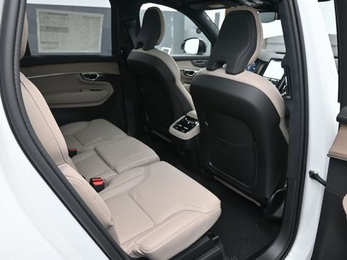 New 2026 Volvo XC90 B6 Ultra w/ Lounge Package image 34