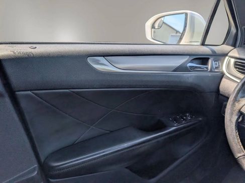 Used 2015 Lincoln MKC FWD image 35