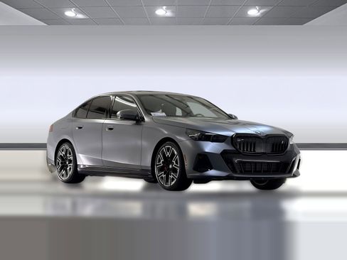 Used 2026 BMW i5 eDrive40 w/ M Sport Package RWD image 6